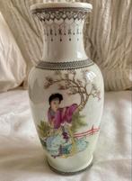 Antieke Chinese vaas met dame en bloesem, Antiek en Kunst, Antiek | Vazen, Ophalen of Verzenden