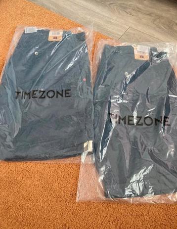 Nieuw in de verpakking 2x Nieuwe korte broek W34 Timezone beschikbaar voor biedingen