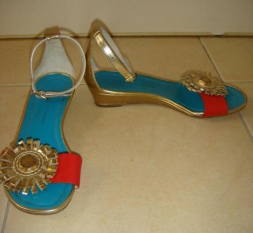Marc by Marc Jacobs bloemen sandalen 36 goud turkoois rood, Kleding | Dames, Schoenen, Zo goed als nieuw, Sandalen of Muiltjes