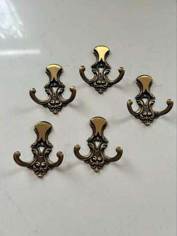 5 vintage metalen wandhaken. Retro Messing kledinghaak beschikbaar voor biedingen