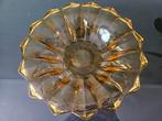 Fruitschaal/ schaal amberkleurig / geel persglas / glas, Ophalen of Verzenden
