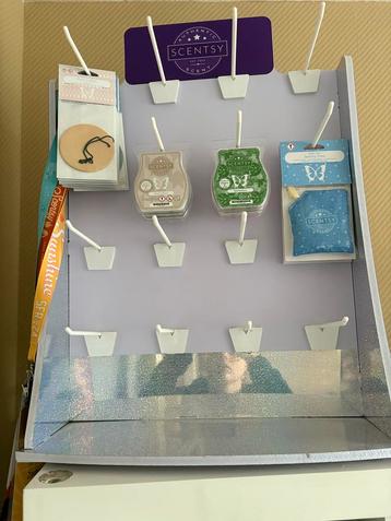 Scentsy Display Standaard beschikbaar voor biedingen