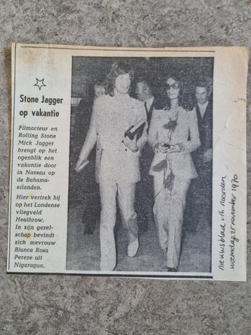 MIck Jagger (Rolling Stones) op vakantie (krant 1970) beschikbaar voor biedingen