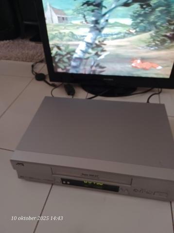 2x Videorecorder  jvc 50€ philips  45€ 1 koop 87,50€ beschikbaar voor biedingen