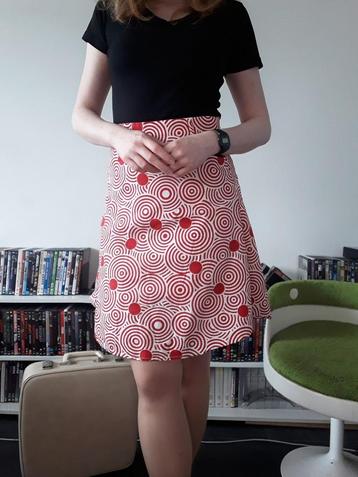 Retro jaren 60 stijl rood-witte rok, maat 36