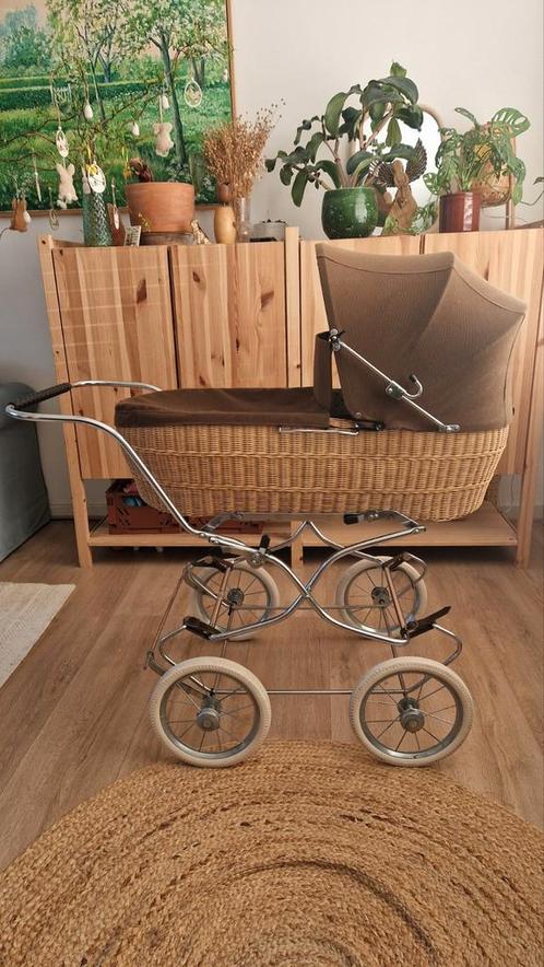 Prachtige rotan kinderwagen vintage retro jaren '70, Kinderen en Baby's, Kinderwagens en Combinaties, Zo goed als nieuw, Overige merken