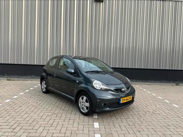 Toyota 2005 Grijs beschikbaar voor biedingen