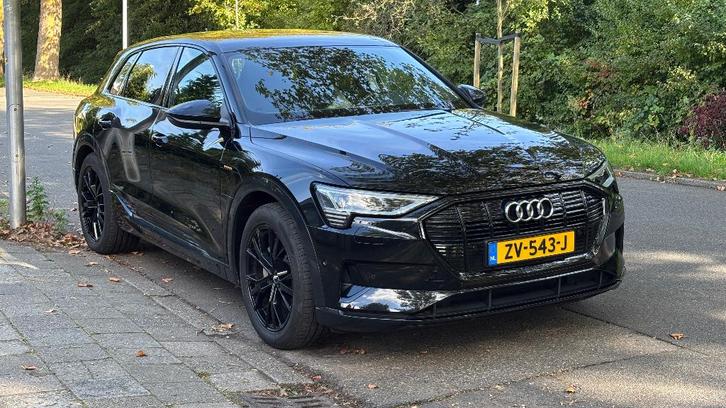 Audi e-tron 55 Quattro 360pk 2019 Zwart met 95d km, Auto's, Audi, Particulier, e-tron, 4x4, Airbags, Airconditioning, Alarm, Bluetooth