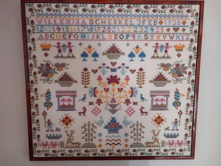 Fraaie merklap uit 1938 met bloemen en dieren thematiek, Antiek en Kunst, Antiek | Kleden en Textiel, Ophalen of Verzenden