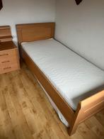 Houten Eenpersoonsbed met Matras, lattenbodem en nachtkastje, 90 cm, Eenpersoons, Beige, Ophalen of Verzenden