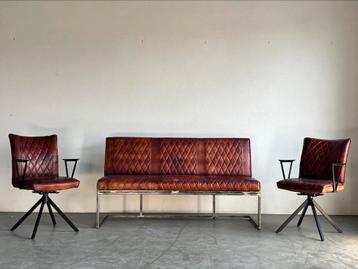 Eetkamer bank en 2 eetkamerstoelen, buffelleder beschikbaar voor biedingen