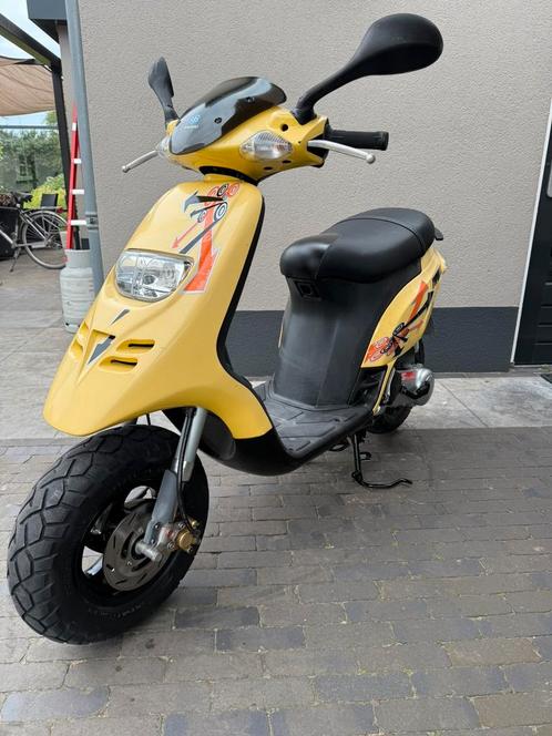 ⭐️Piaggio typhoon storm 50cc 2t Brom 7528 km Nieuwstaat⭐️, Fietsen en Brommers, Scooters | Piaggio, Ophalen