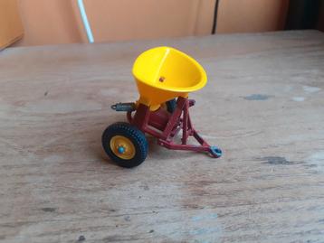 Britains Farm 9538 Vicon Vari Spreader beschikbaar voor biedingen