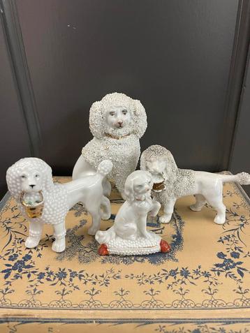 Staffordshire-hondbeeldje victoriaanse Beeldjes beschikbaar voor biedingen