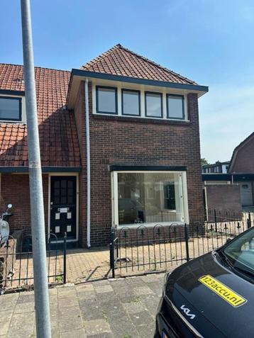 huis met loods te huur  beschikbaar voor biedingen