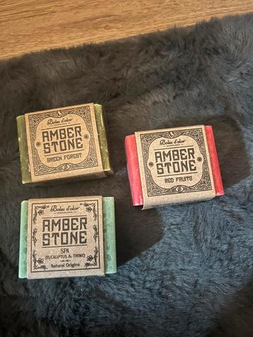 Amber geurblokjes beschikbaar voor biedingen