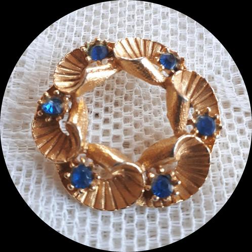 Vintage Kransbroche Gesigneerd 'HOLLYWOOD'.GRATIS Verzending, Sieraden, Tassen en Uiterlijk, Antieke sieraden, Broche, Overige materialen