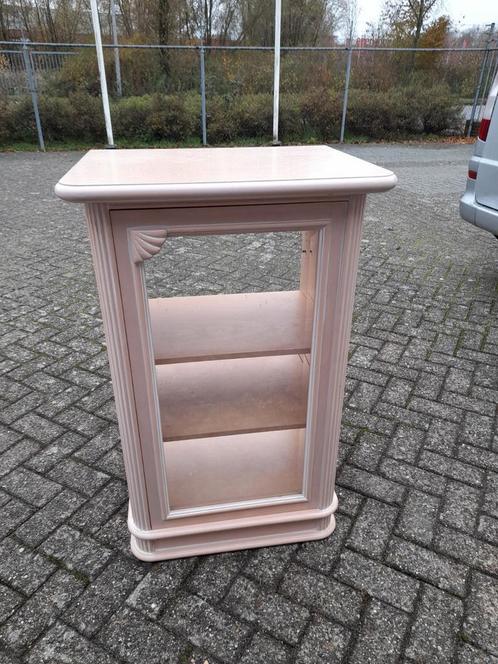 Klein model vitrine kast in nette staat, Huis en Inrichting, Kasten | Vitrinekasten, Zo goed als nieuw, Minder dan 100 cm, 50 tot 100 cm