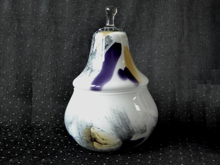 Peervormige glazen Dekseldoos – Mathildenhütte Richartz 1980, Huis en Inrichting, Woonaccessoires | Schalen en Manden, Zo goed als nieuw