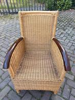 Rotan Fauteuil met Houten Armleuningen, Ophalen, Gebruikt, 50 tot 75 cm, Riet of Rotan