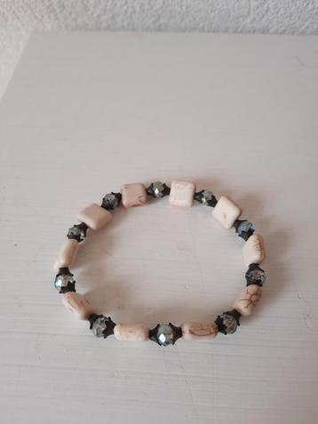 Vintage Mooi Apart Armbandje beschikbaar voor biedingen