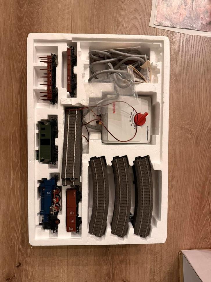 Märklin H0 treinset –goederenwagons + C-rails + 24902, Hobby en Vrije tijd, Modeltreinen | H0, Zo goed als nieuw, Treinset, Wisselstroom