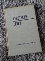 Boek Versteend Leven, Ophalen of Verzenden, Fossiel
