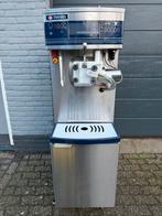 Nissei Softijsmachine met 4 soorten milkshake - Goed Werkend, Ophalen, Gebruikt