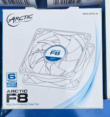 Computerfans / 21 stuks / deels met stekkers / 8 x 8 x 2,5 beschikbaar voor biedingen