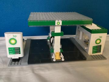 Lego bp tankstation met auto beschikbaar voor biedingen
