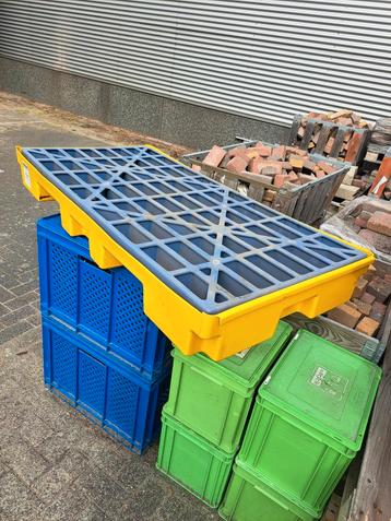 Spill deck 132x66x15/ pallet voor vloeistoffen beschikbaar voor biedingen