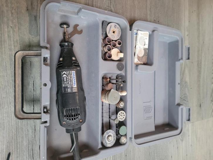 Dremel 395 Multitool met accessoires, Doe-het-zelf en Verbouw, Gereedschap | Overige machines, Ophalen of Verzenden