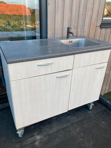 Keukenblokje voor verbouwing of als buitenkeuken. beschikbaar voor biedingen