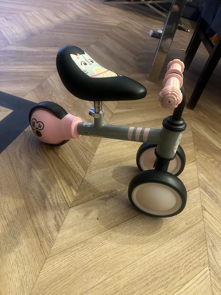 Loopfiets, Kinderen en Baby's, Speelgoed | Buiten | Voertuigen en Loopfietsen, Zo goed als nieuw, Loopfiets, Ophalen