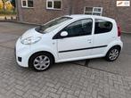 Peugeot 107 1.0-12V Millesim 200 ((( automaat ))), Auto's, Peugeot, Euro 5, Gebruikt, 4 stoelen, Bedrijf