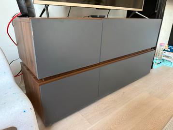 Twee TV-meubels in goede staat