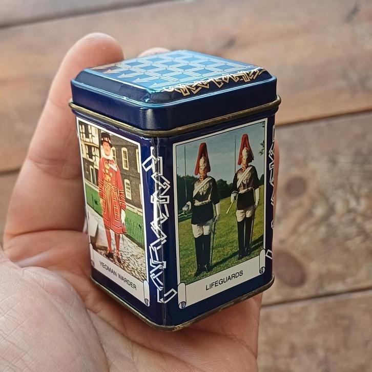 Mini blikje London, Verzamelen, Blikken, Gebruikt, Thee, Overige merken, Ophalen of Verzenden