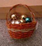 Antiek chenille kerst mandje met mini kerstballen, Ophalen of Verzenden, Zo goed als nieuw
