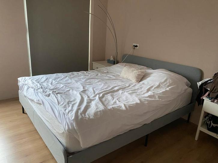 Ikea Slattum Bed 160x200 - Gebruikt, Huis en Inrichting, Slaapkamer | Bedden, Gebruikt, Tweepersoons, 160 cm, 200 cm, Stof, Grijs