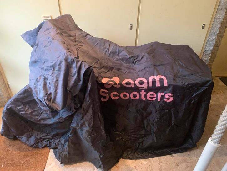 AGM Scooterhoes - Bescherm uw scooter!, Fietsen en Brommers, Brommers | Toebehoren, Gebruikt, Overige typen, Ophalen of Verzenden