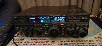 Yaesu FT-950 HF/50Mhz HF DSP (nieuwstaat) beschikbaar voor biedingen