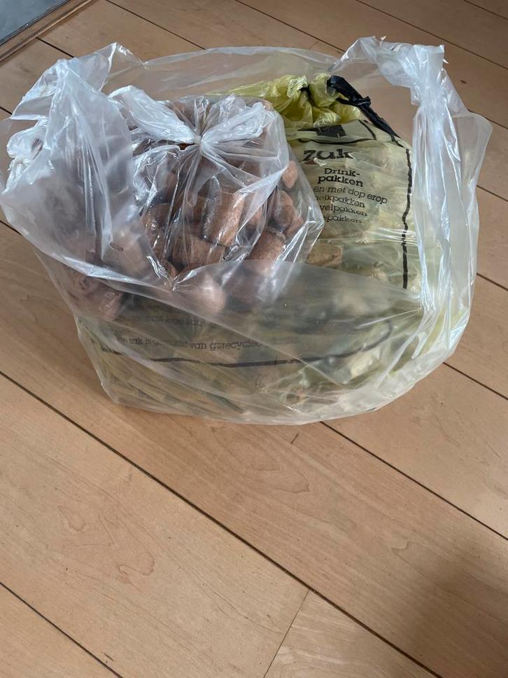 Grote zak gebruikte kurken - ideaal voor DIY projecten!, Hobby en Vrije tijd, Knutselen, Gebruikt, Materiaal, Ophalen of Verzenden