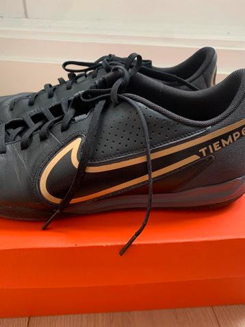 Hele goede zwarte nike zaalvoetbalschoenen beschikbaar voor biedingen