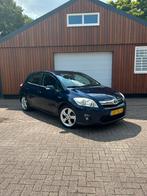 Toyota Auris 1.8 Full Hybrid 136PK 5D CVT 2012 Blauw, Auto's, Stof, 74 €/maand, 4 cilinders, Metallic lak