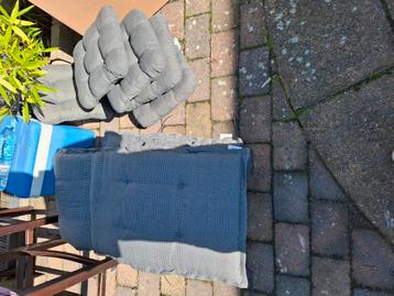Tuinkussens  beschikbaar voor biedingen