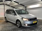 Volkswagen Touran 1.6 TDI Highline BlueMotion 105PK 2011 NAV, Auto's, Volkswagen, Euro 5, Gebruikt, 4 cilinders, Alcantara