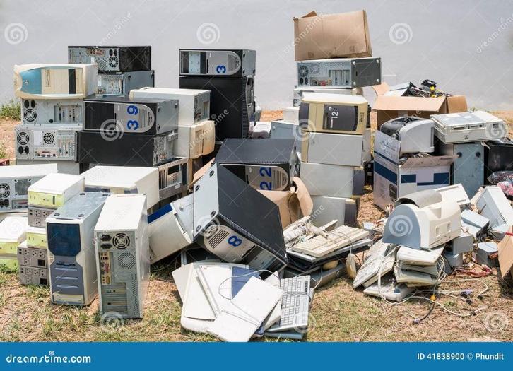 oude pc,s of laptops tegen kleine vergoeding ophalen, Computers en Software, Desktop Pc's, Niet werkend, Onbekend, Minder dan 4 GB