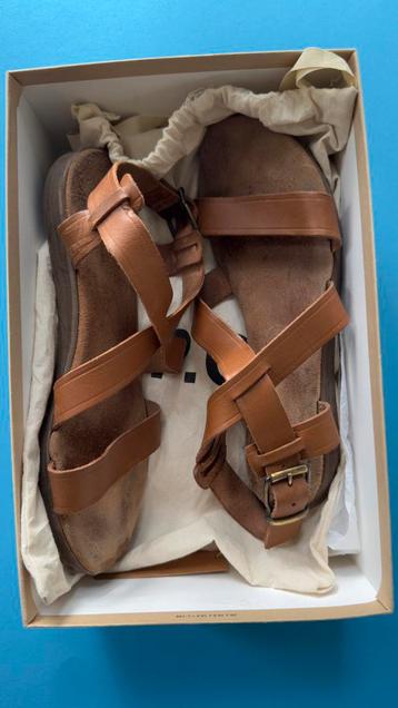 APC Sandalen Bruin Maat 39 beschikbaar voor biedingen