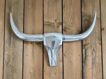 Zilveren Bull beschikbaar voor biedingen