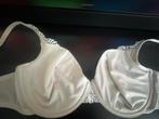 Triumph BH - Beige met Kant maat 85D, Kleding | Dames, Ondergoed en Lingerie, Ophalen of Verzenden, Beige, BH
